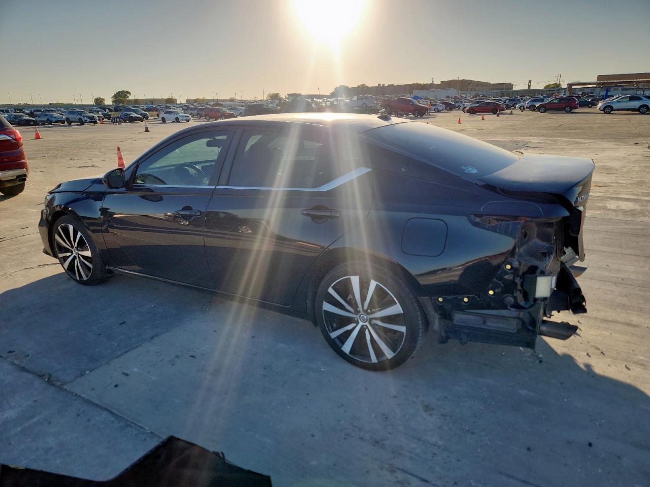 2022 Nissan Altima Sr - Фото 2