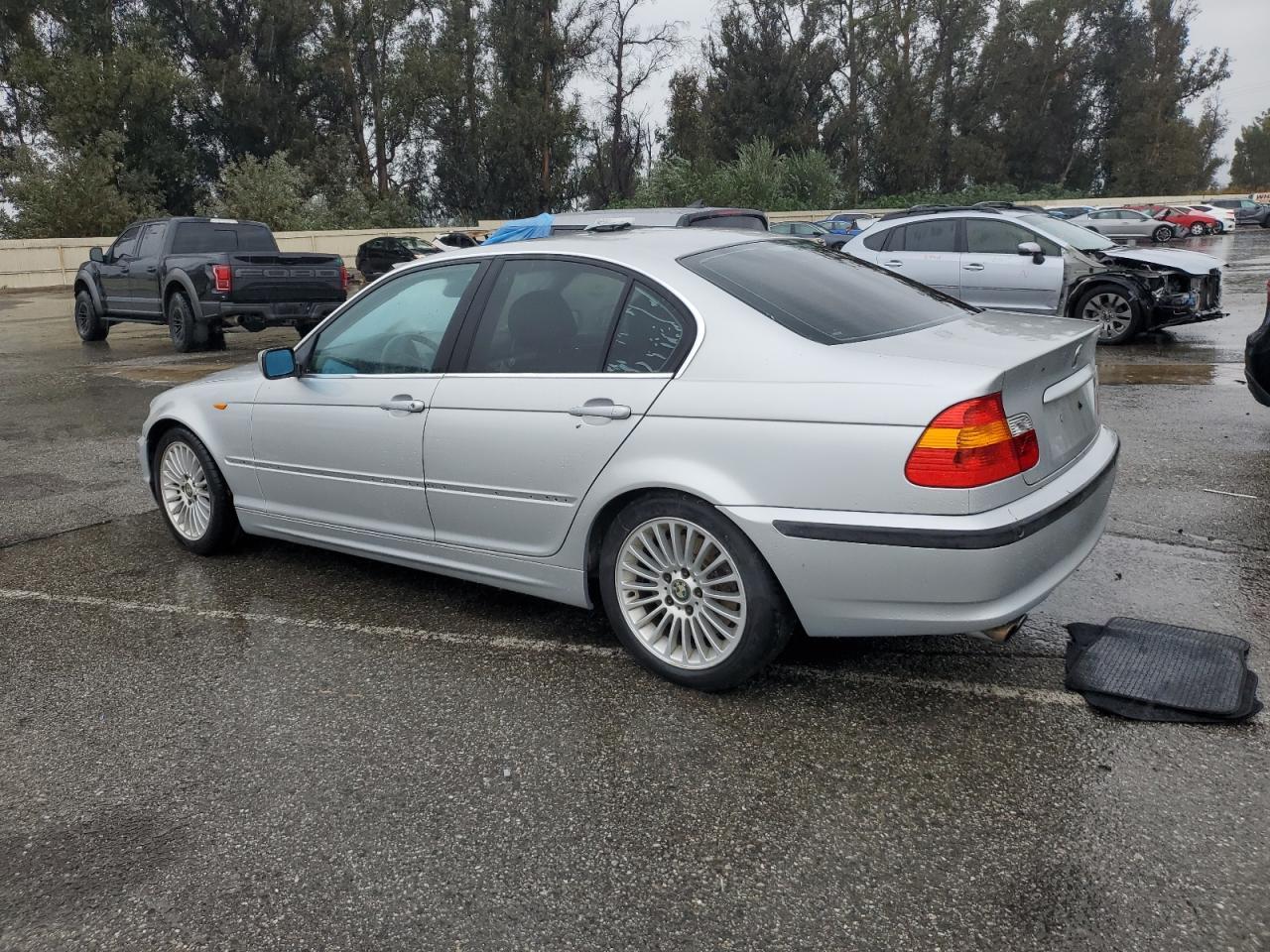 2002 BMW 330 I - Image 2