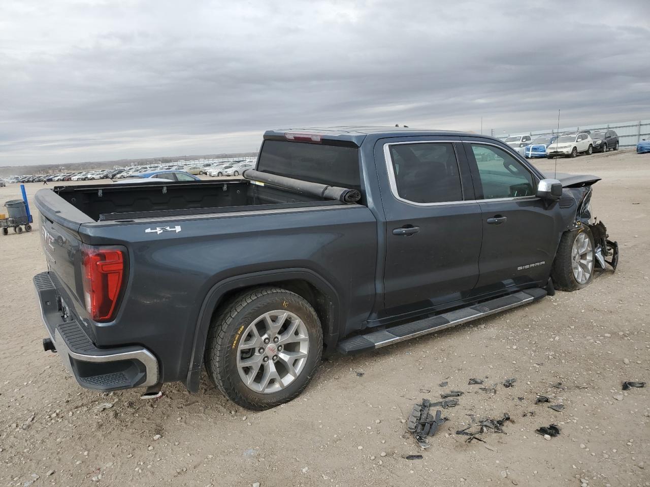 2020 GMC Sierra K1500 Sle - Image 3