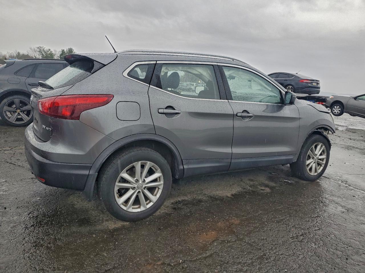 2018 Nissan Rogue Sport S - Image 3