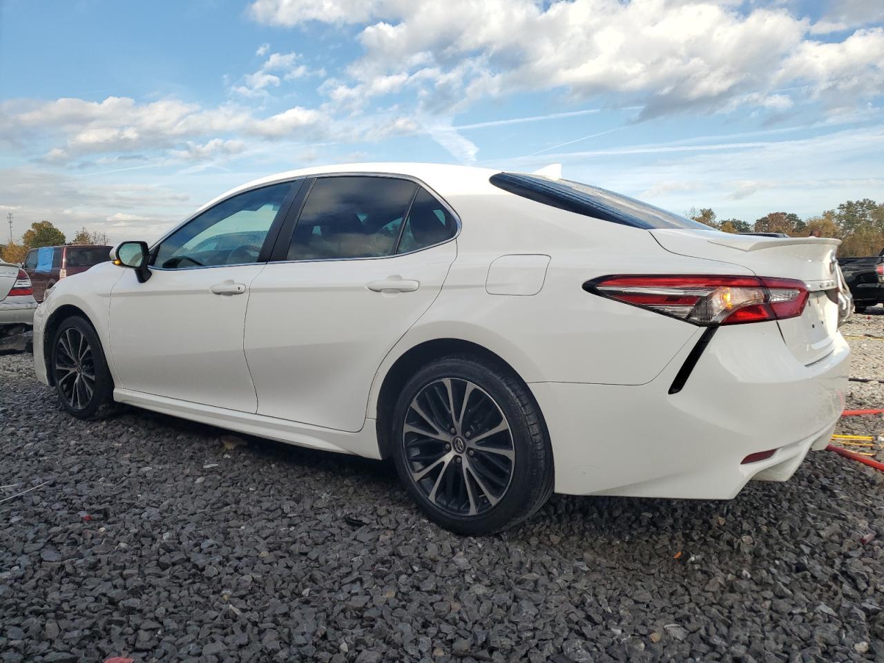 2018 Toyota Camry Se - Image 2