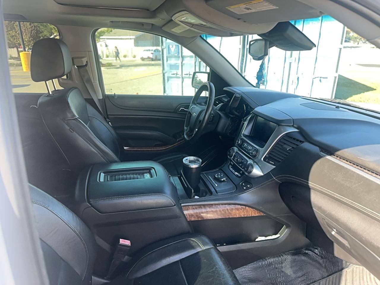 2017 Chevrolet Suburban C1500 Premier - Фото 5