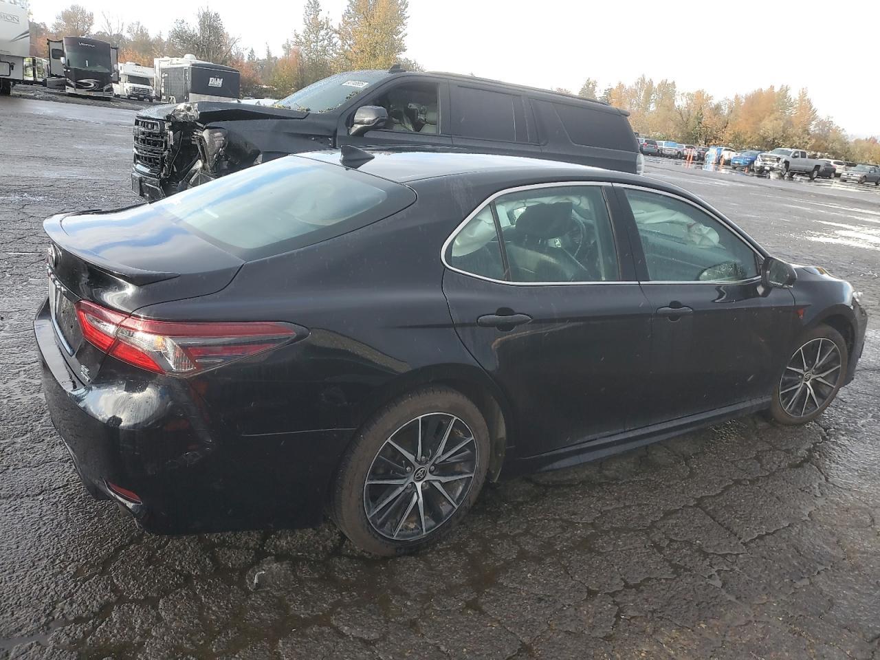 2021 Toyota Camry - Image 3