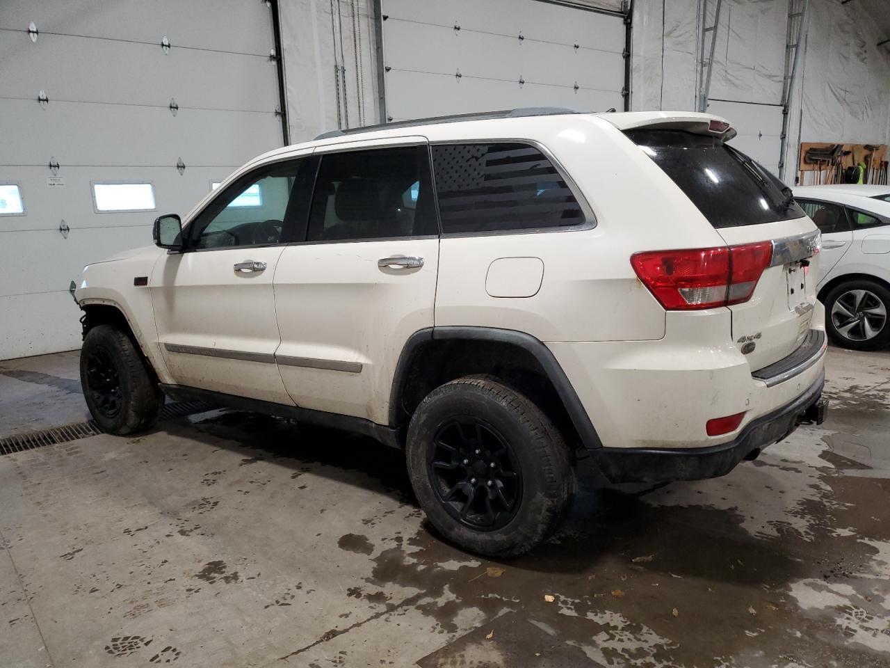 2011 Jeep Grand Cherokee Overland - Фото 2