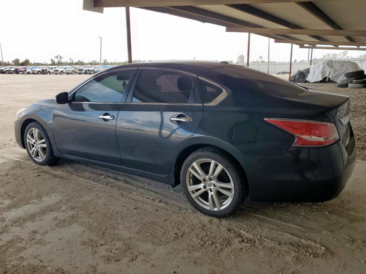 2015 Nissan Altima 3.5S - Фото 2