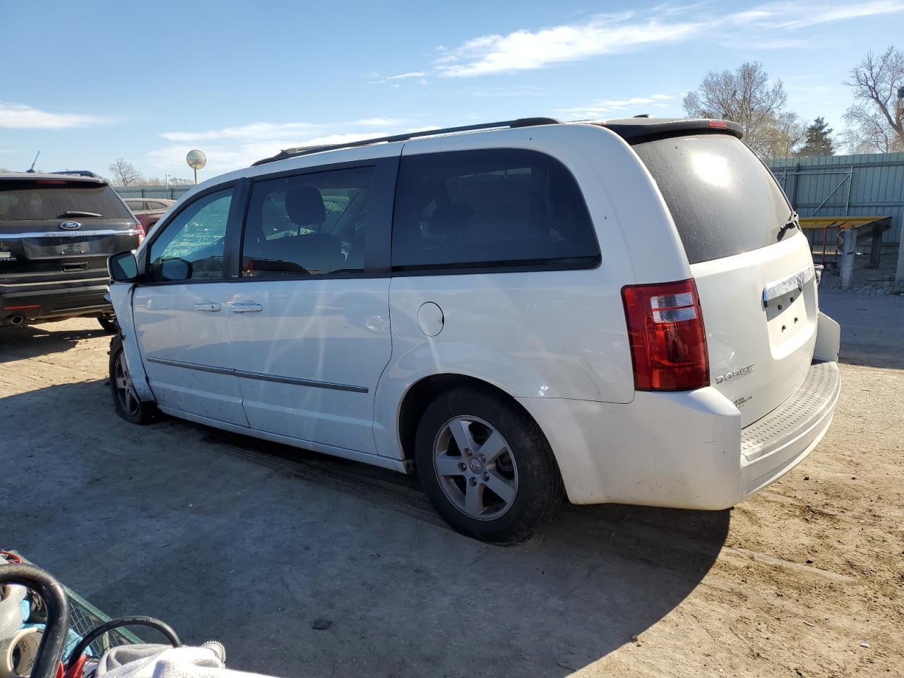2010 Dodge Grand Caravan Sxt - Image 2