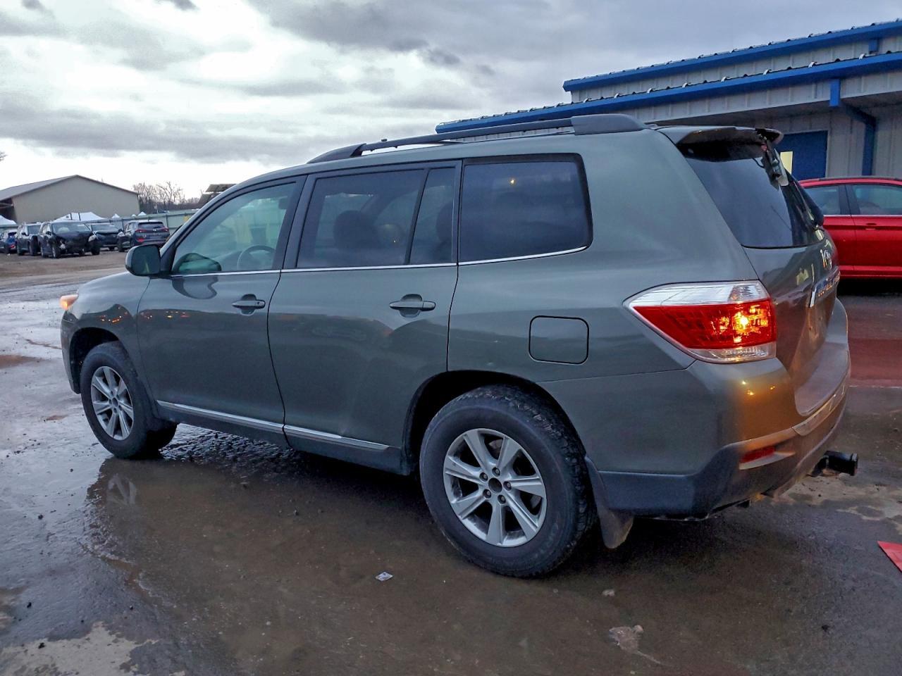 2011 Toyota Highlander Base - Фото 2