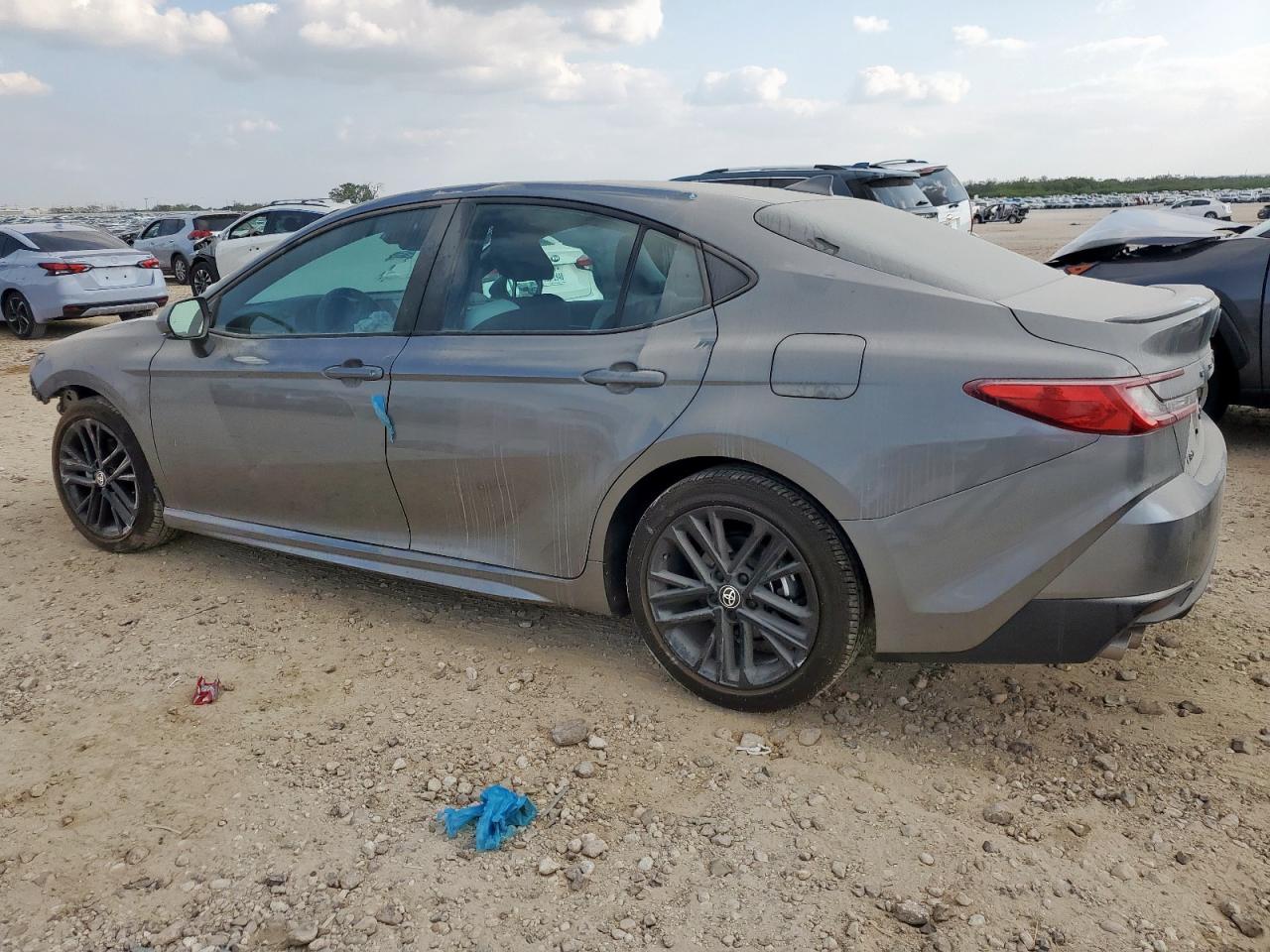 2025 Toyota Camry Xse - Фото 2