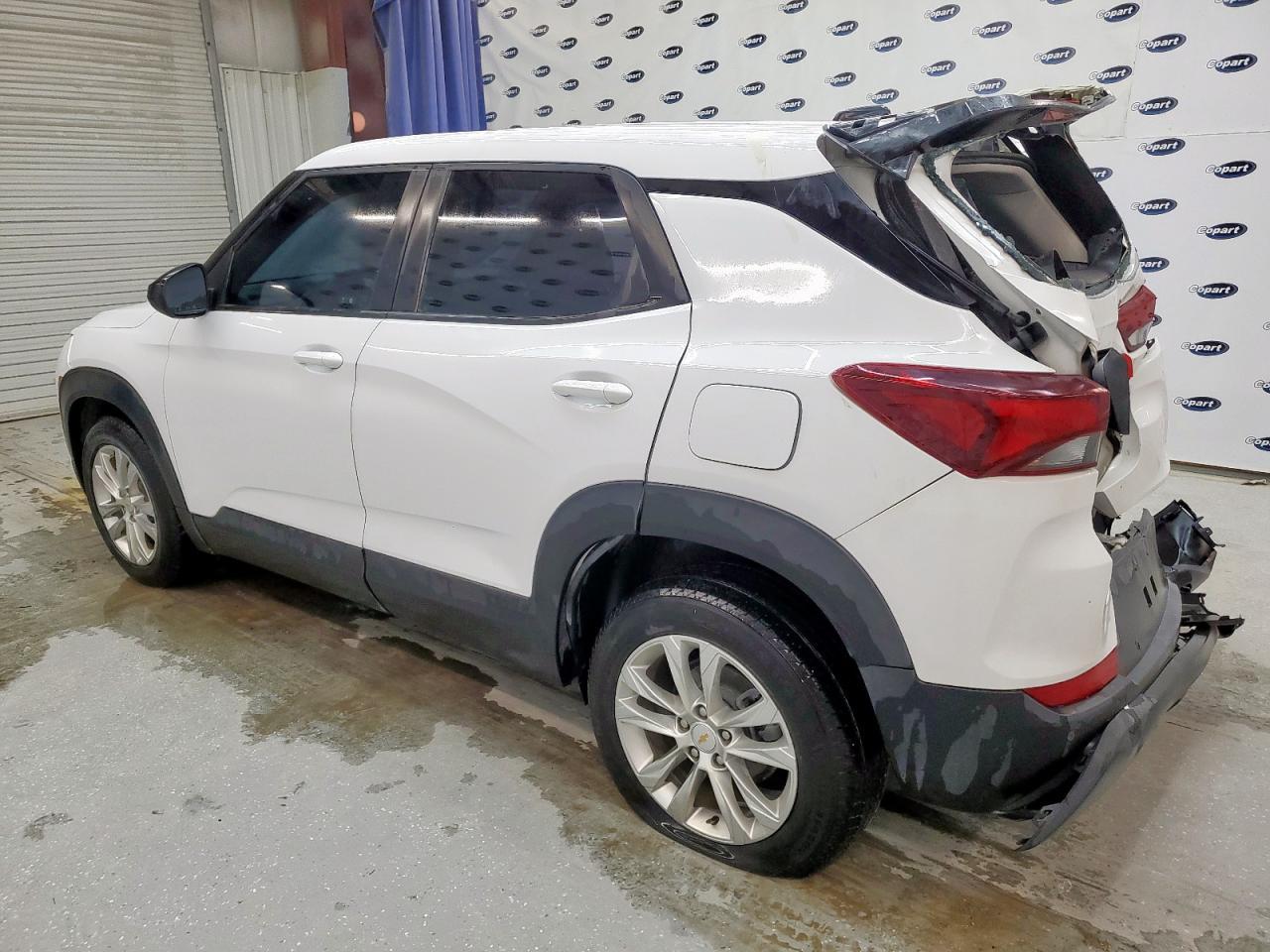 2022 Chevrolet Trailblazer Ls - Image 2