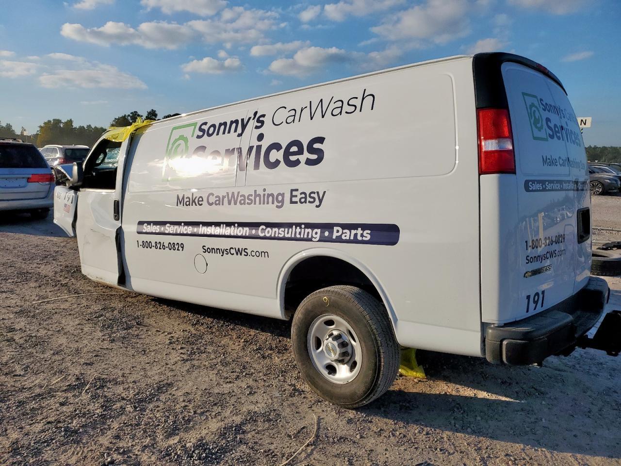 2024 Chevrolet Express G3500 Delivery Van - Фото 2
