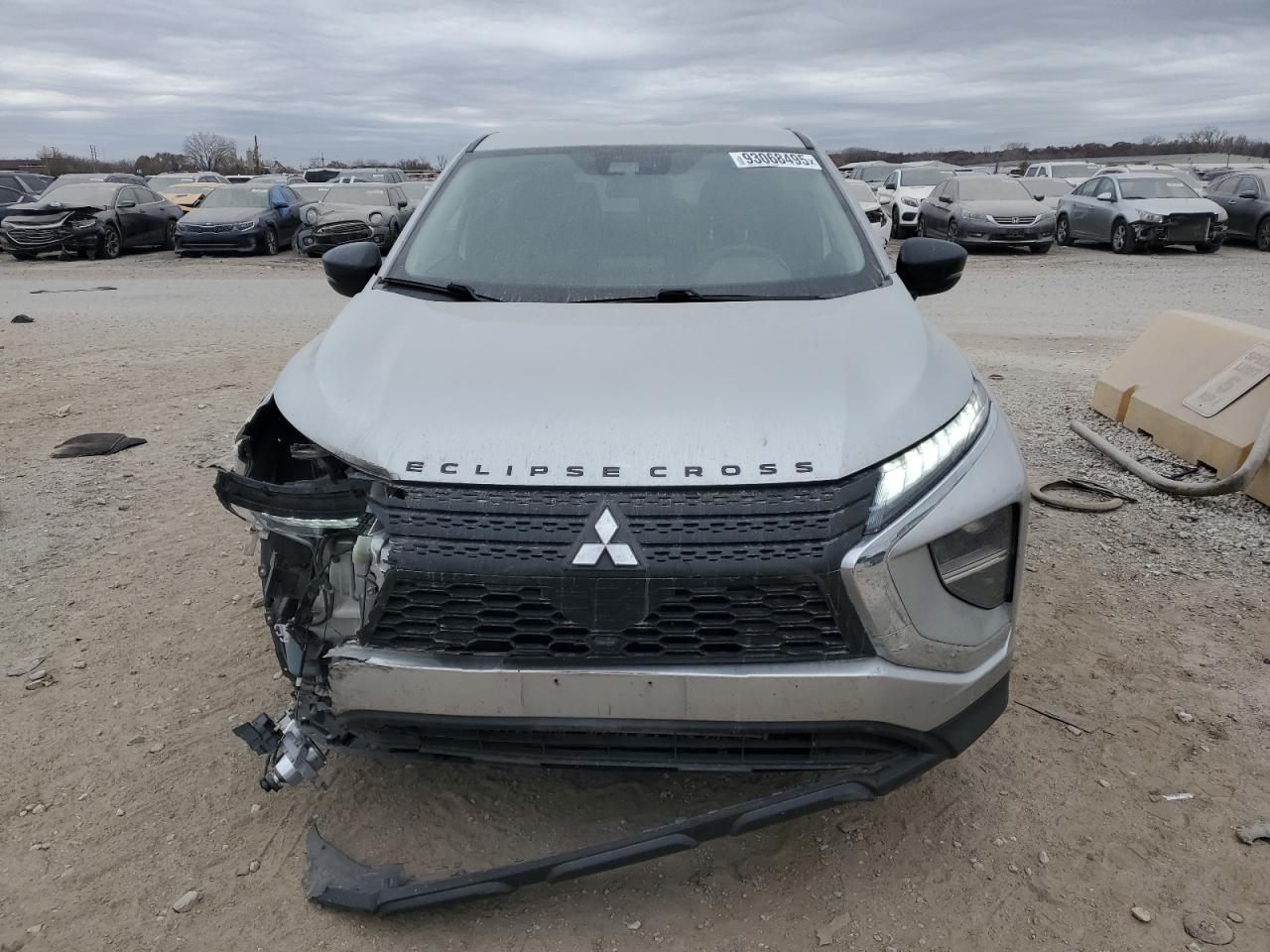 2022 Mitsubishi Eclipse Cross Le - Image 5
