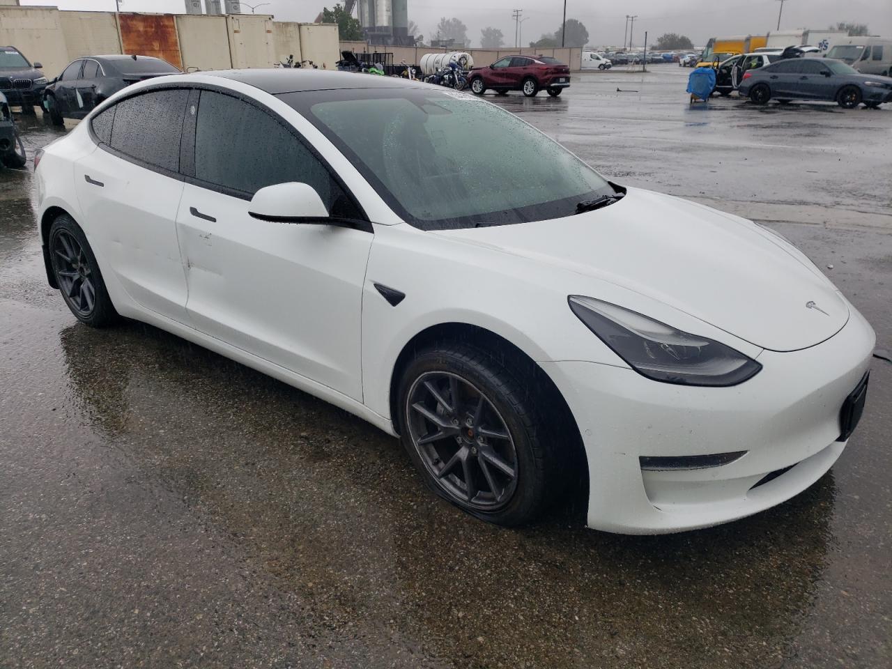 2022 Tesla Model 3 - Фото 4