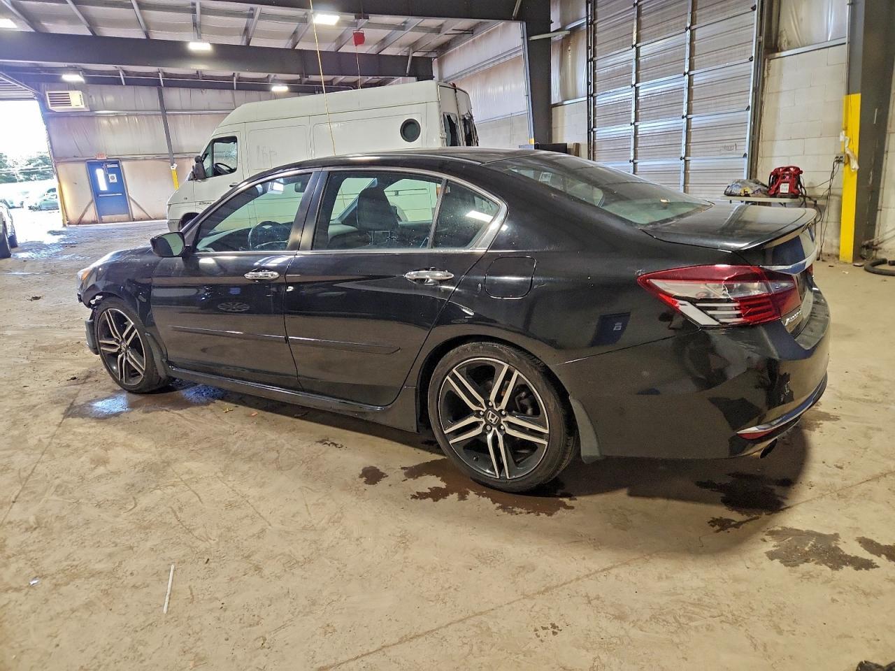 2016 Honda Accord Sport - Фото 2