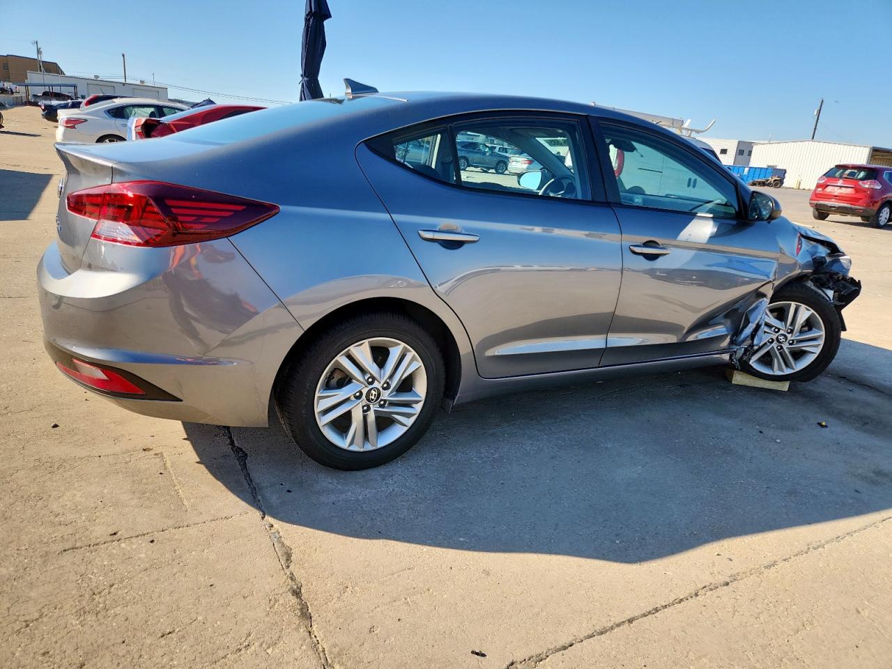 2019 Hyundai Elantra Sel - Image 3