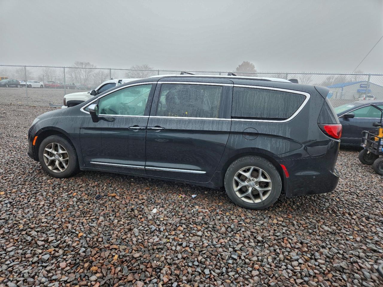 2018 Chrysler Pacifica Limited - Фото 2