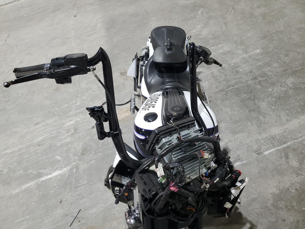 2016 Harley-Davidson Flhxse Cvo Street Glide - Фото 5