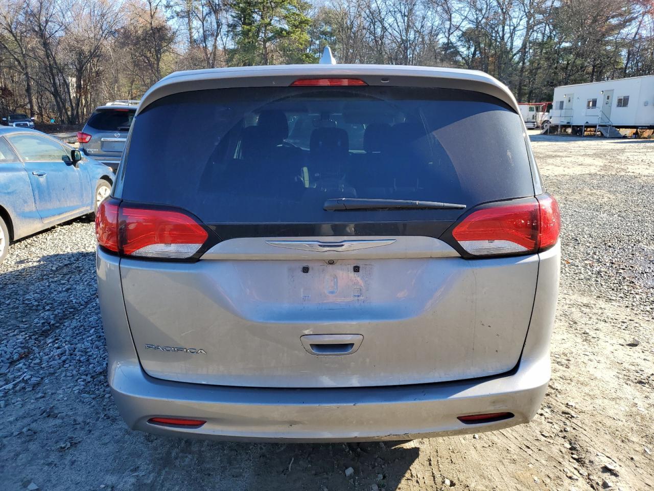 2017 Chrysler Pacifica Lx - Image 6