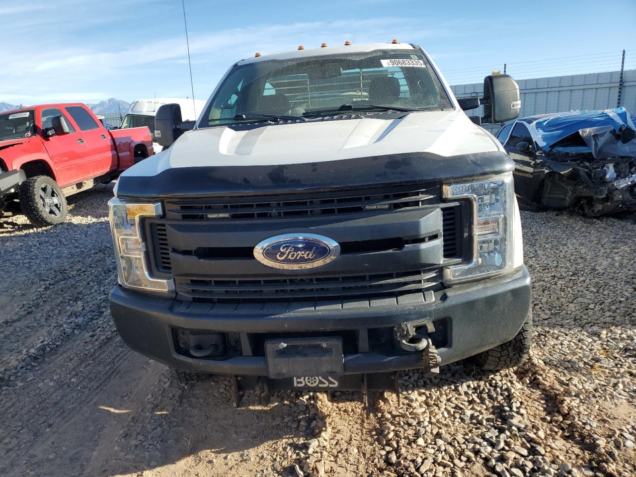 2019 Ford F350 Super Duty Utility / Service Truck - Image 5