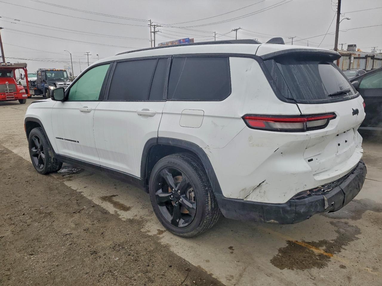 2023 Jeep Grand Cherokee L Laredo - Image 2