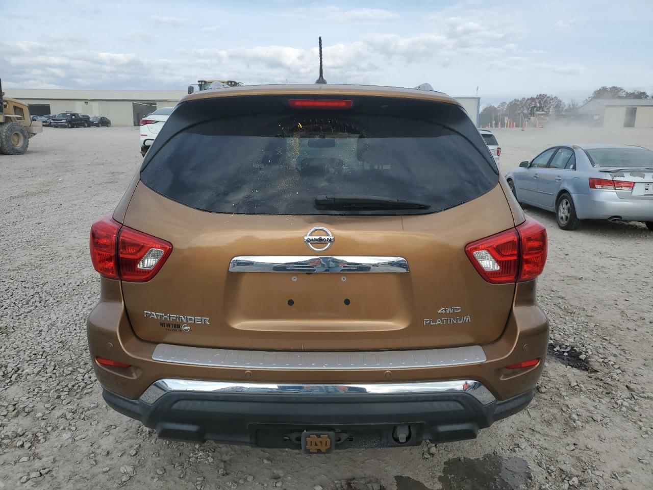 2017 Nissan Pathfinder S - Фото 6
