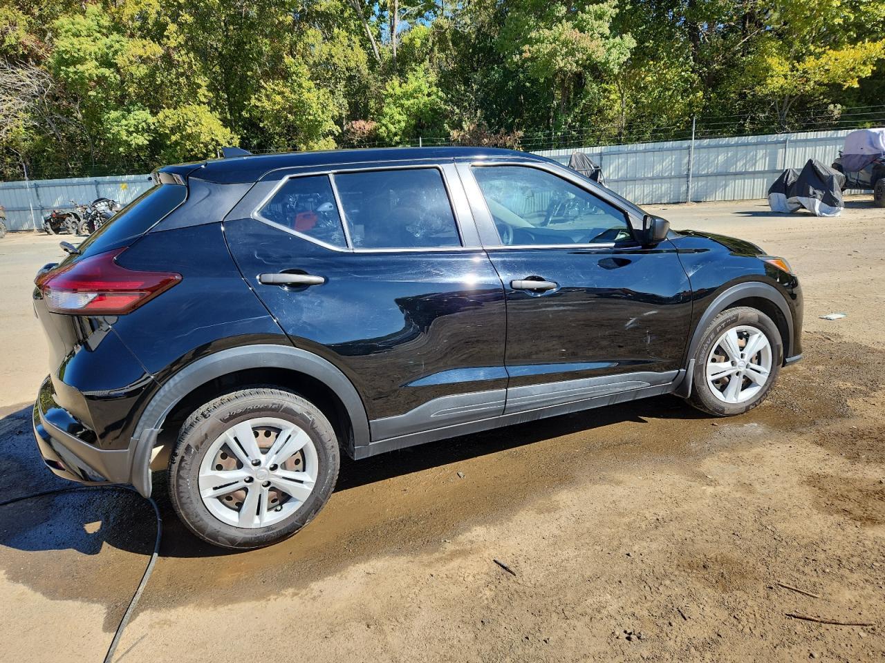 2021 Nissan Kicks S - Фото 3