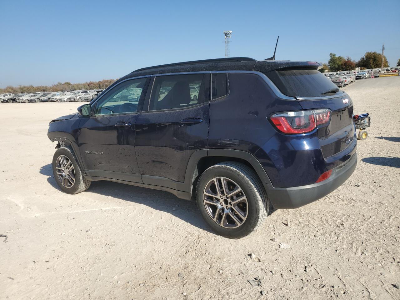 2018 Jeep Compass Latitude - Image 2