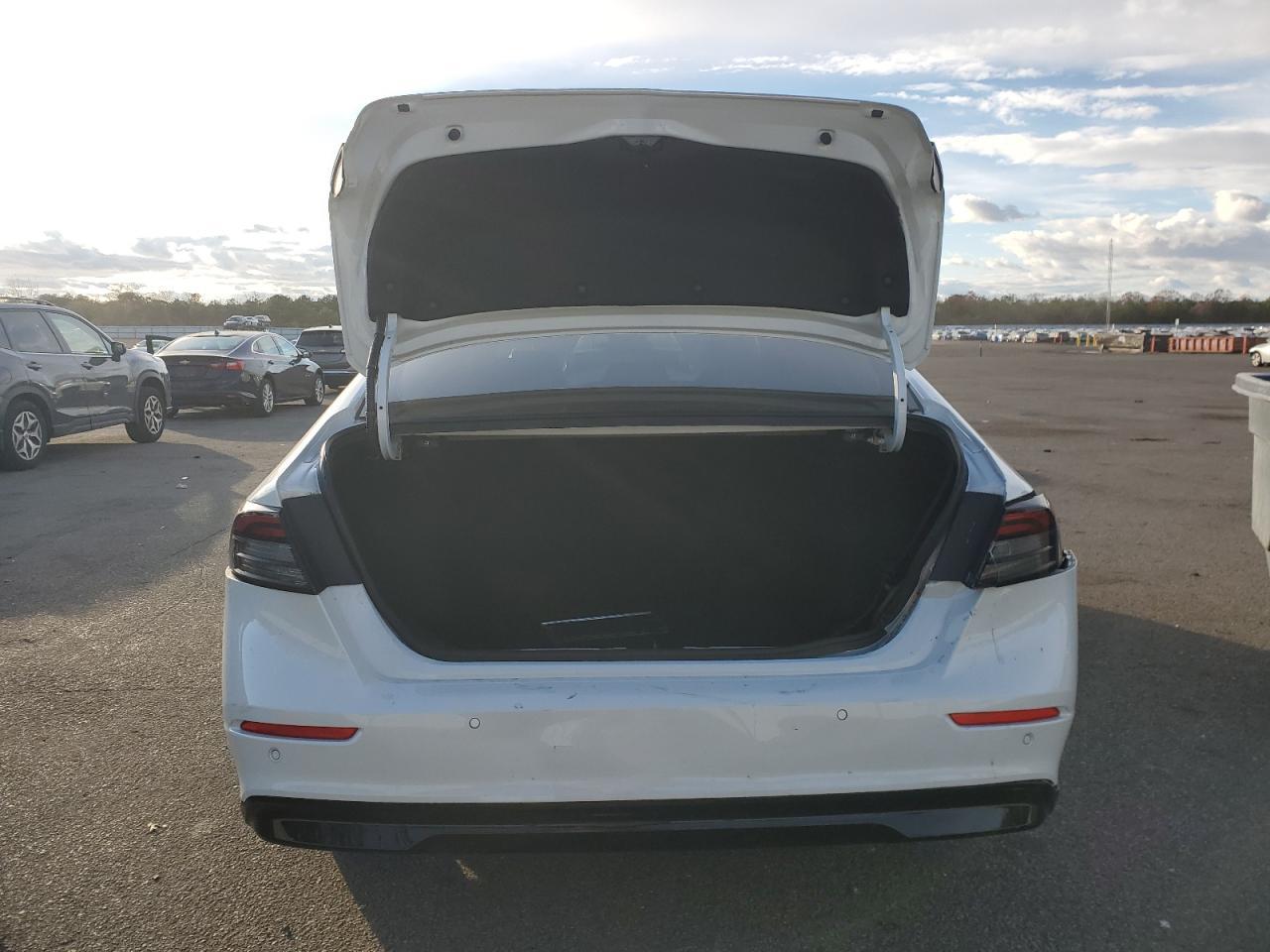 2024 Honda Accord Touring Hybrid - Image 6