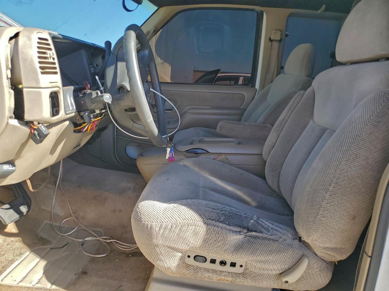 1996 Chevrolet Gmt-400 C1500 - Image 7