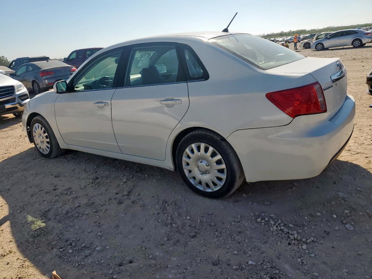 2011 Subaru Impreza 2.5I - Фото 2