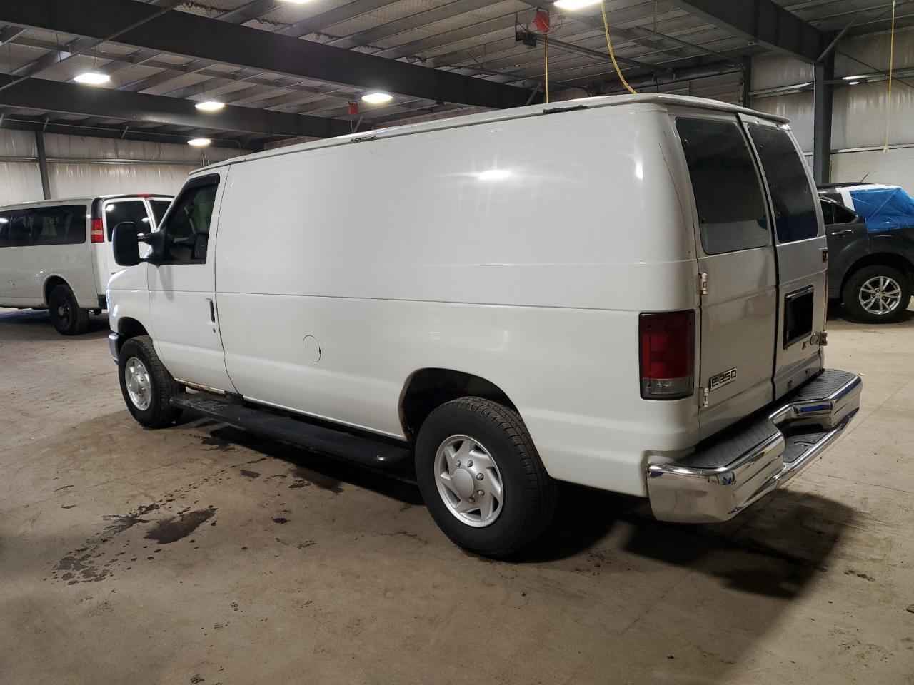 2009 Ford Econoline E250 Van - Image 2