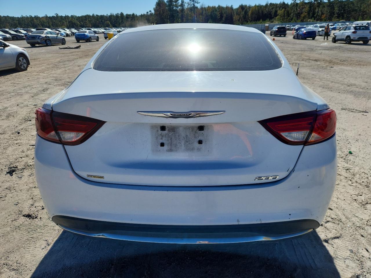2015 Chrysler 200 Limited - Фото 6