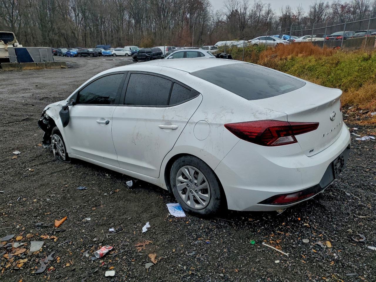 2020 Hyundai Elantra Se - Фото 2