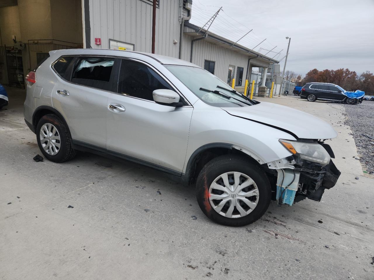 2015 Nissan Rogue S - Image 4