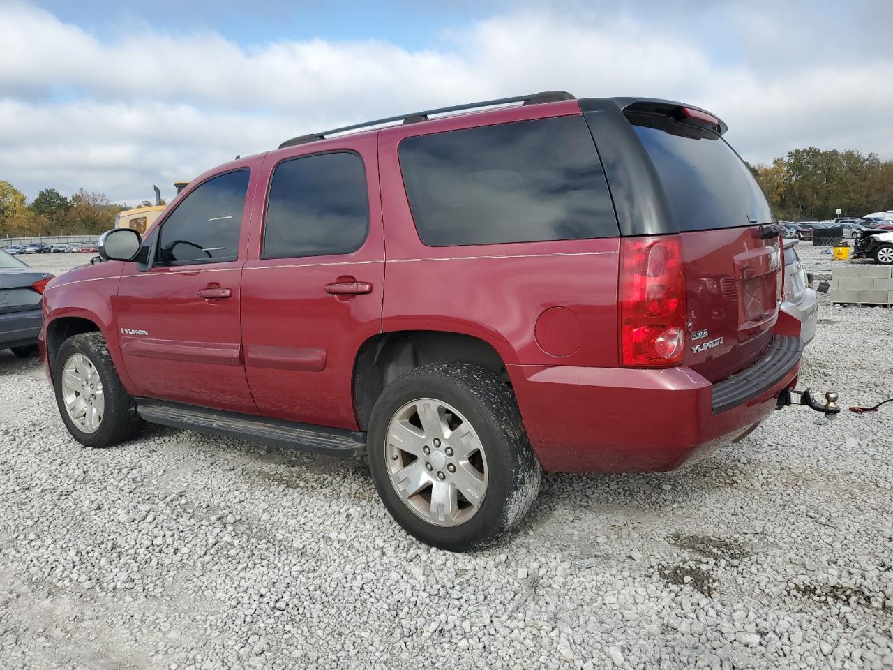 2007 GMC Yukon - Image 2
