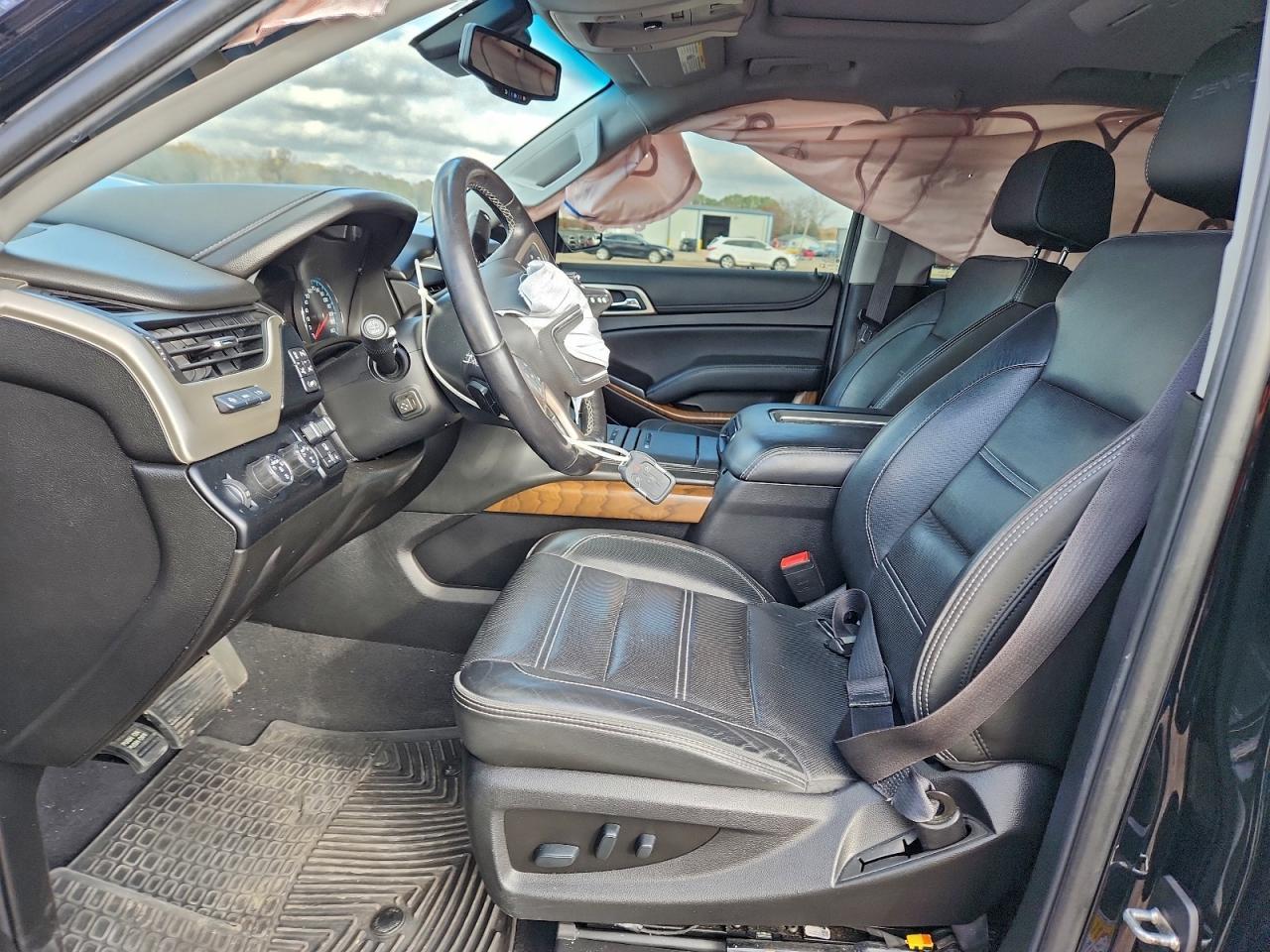 2019 GMC Yukon Denali - Фото 7