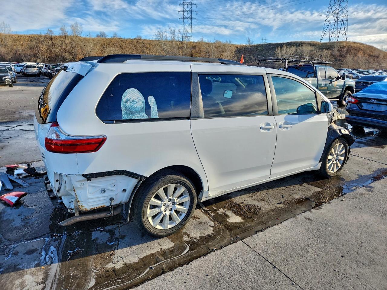 2015 Toyota Sienna Le - Image 3