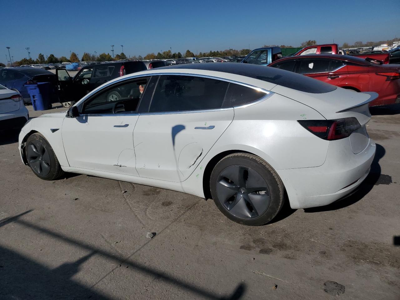 2018 Tesla Model 3 - Фото 2