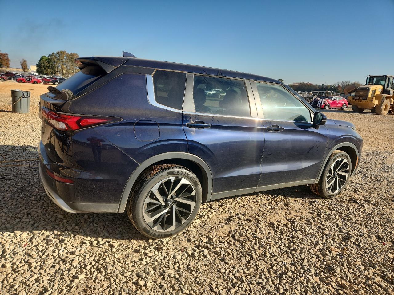 2022 Mitsubishi Outlander Se - Image 3