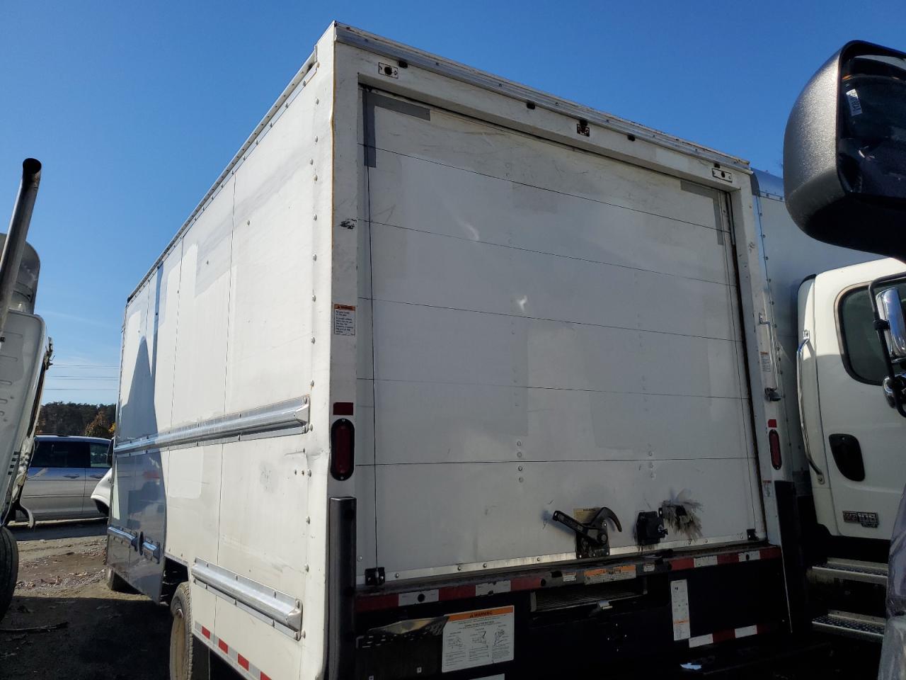 2017 GMC Savana Box Truck - Image 6