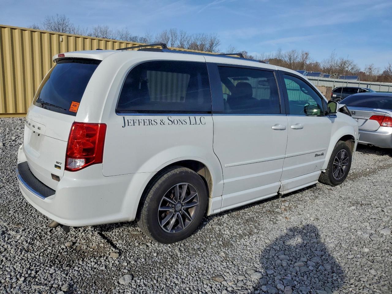 2017 Dodge Grand Caravan Sxt - Фото 3