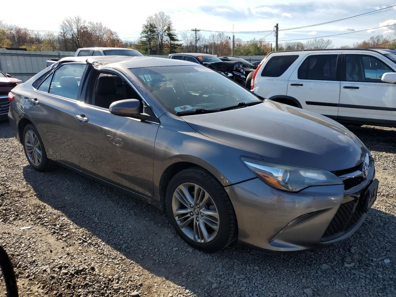 2017 Toyota Camry Le - Фото 4