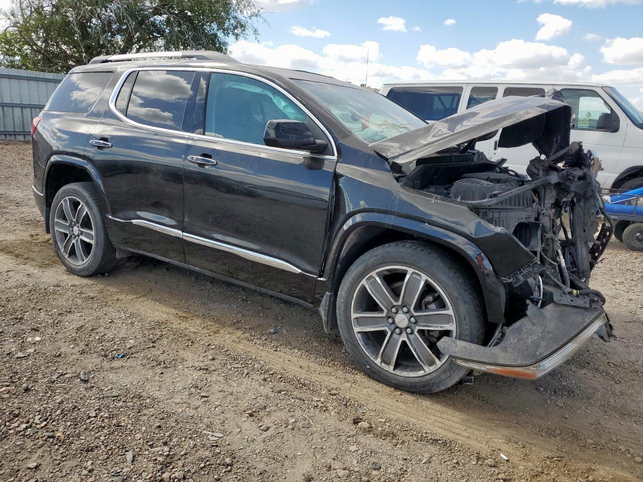 2017 GMC Acadia Denali - Фото 4