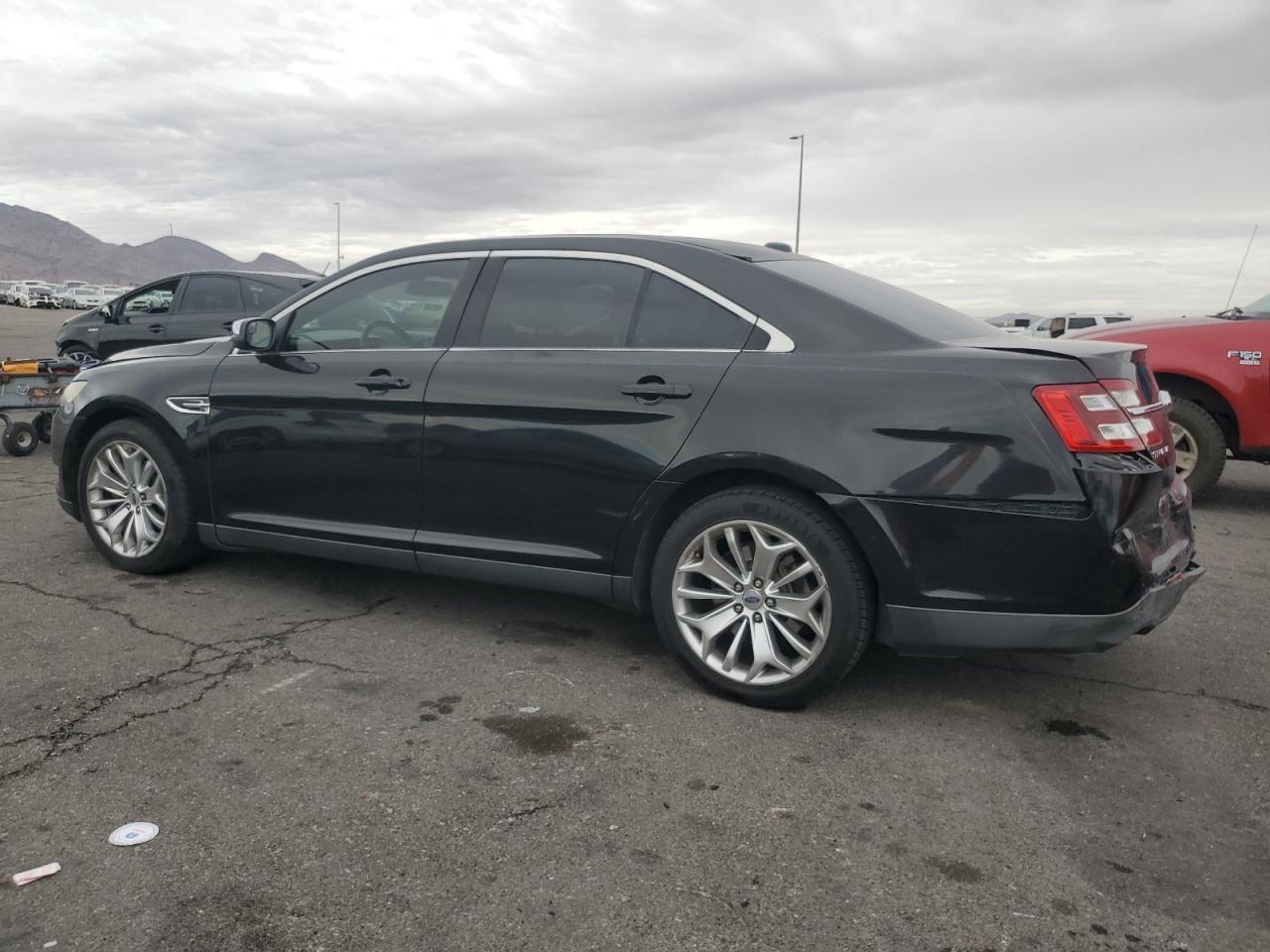 2015 Ford Taurus Limited - Фото 2