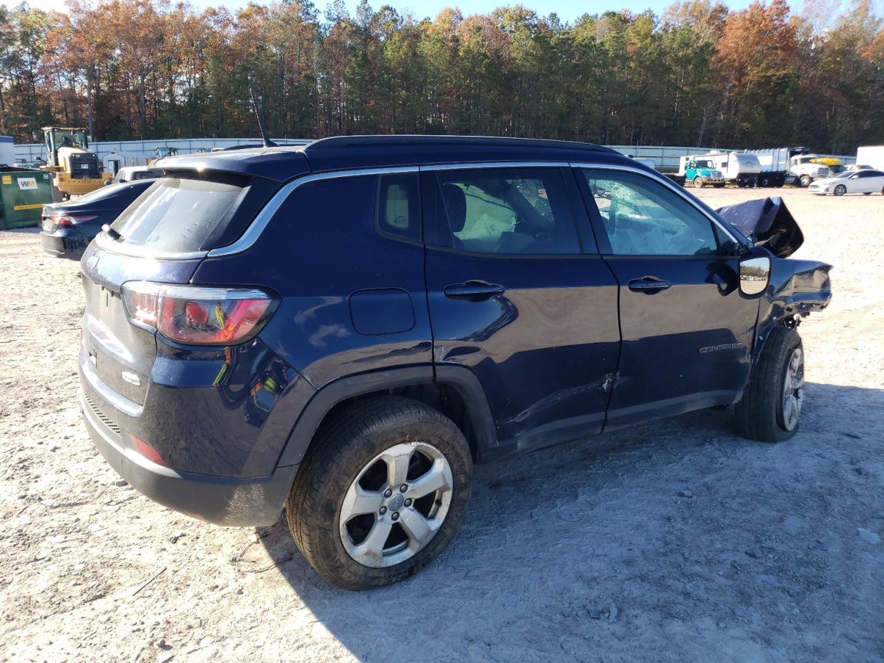 2018 Jeep Compass Latitude - Image 3