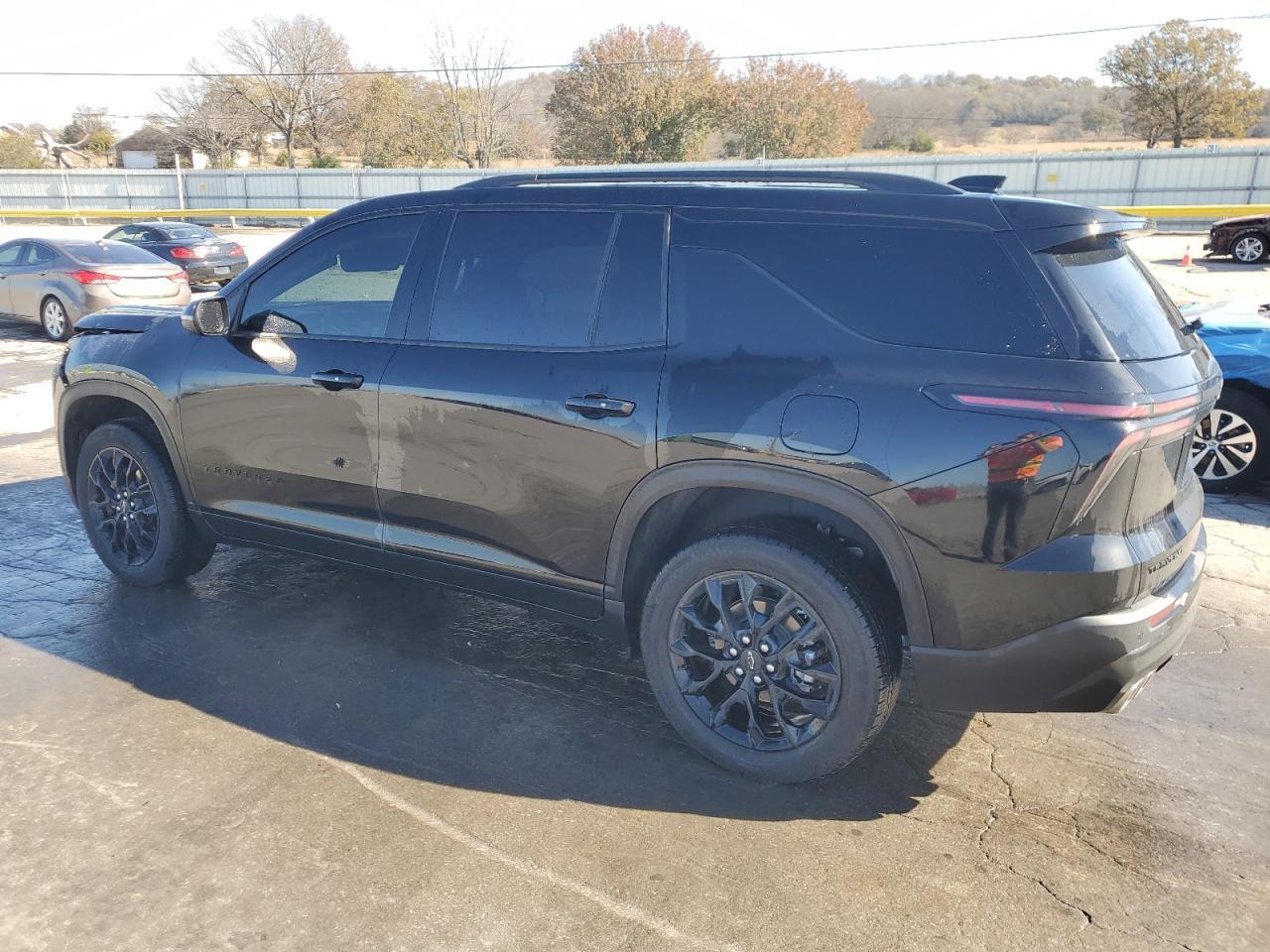 2025 Chevrolet Traverse Lt - Image 2