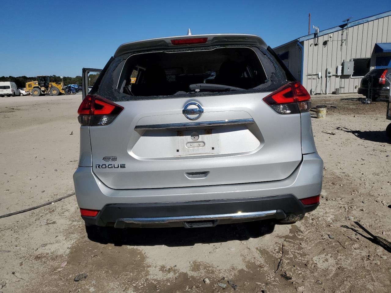 2017 Nissan Rogue S - Фото 6