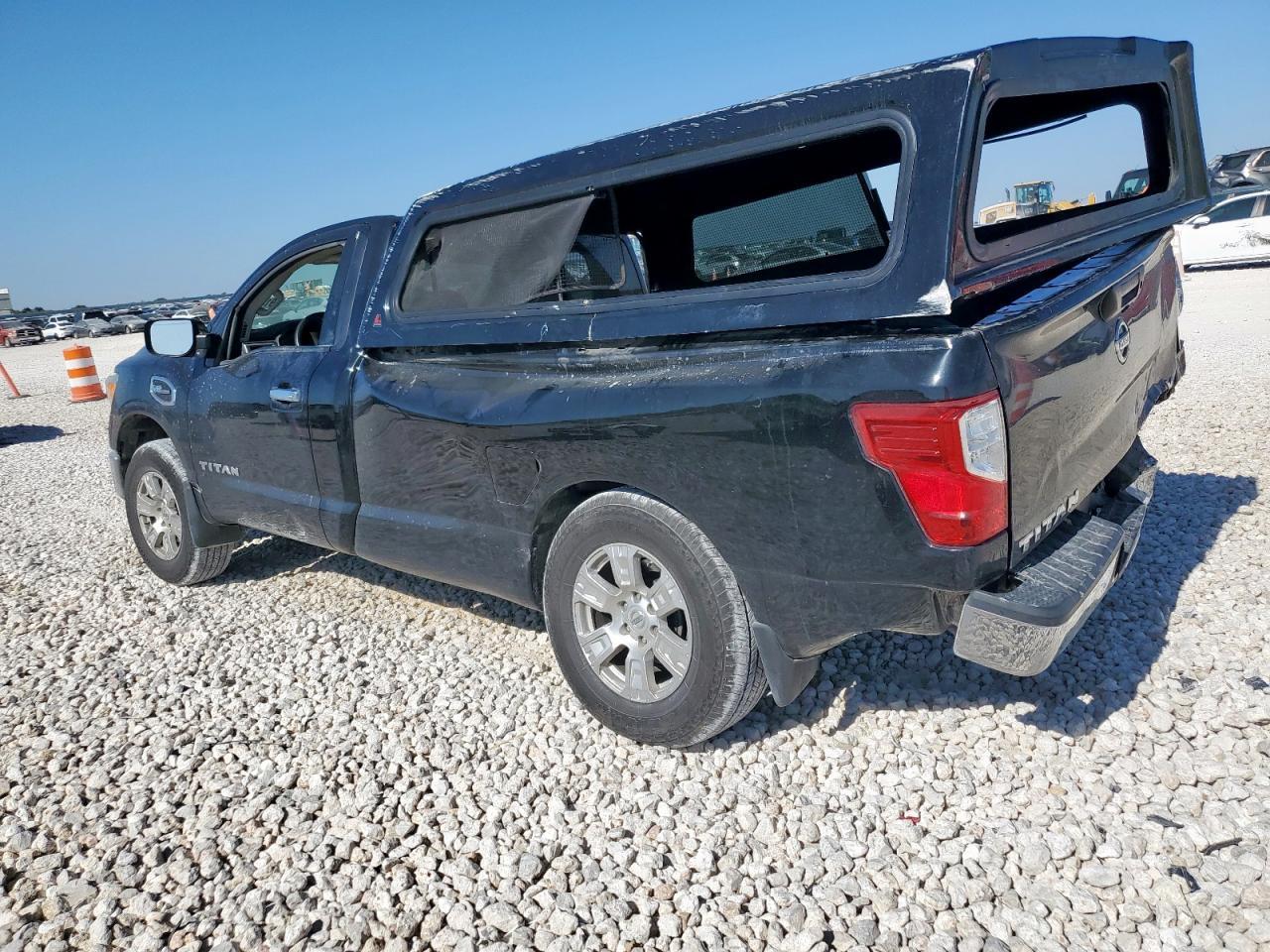 2017 Nissan Titan S - Фото 2