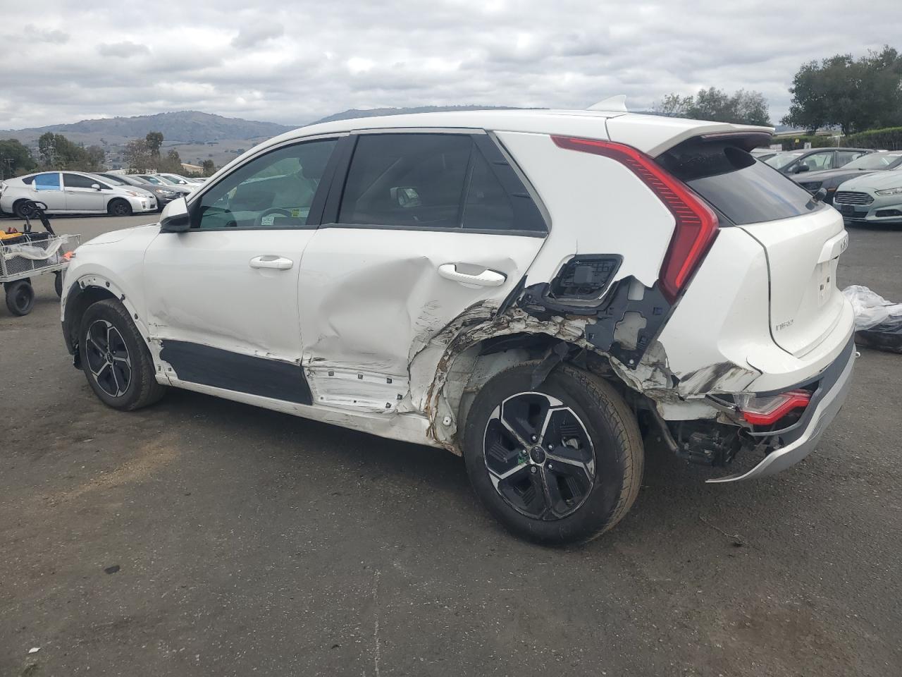 2024 Kia Niro Lx - Image 2