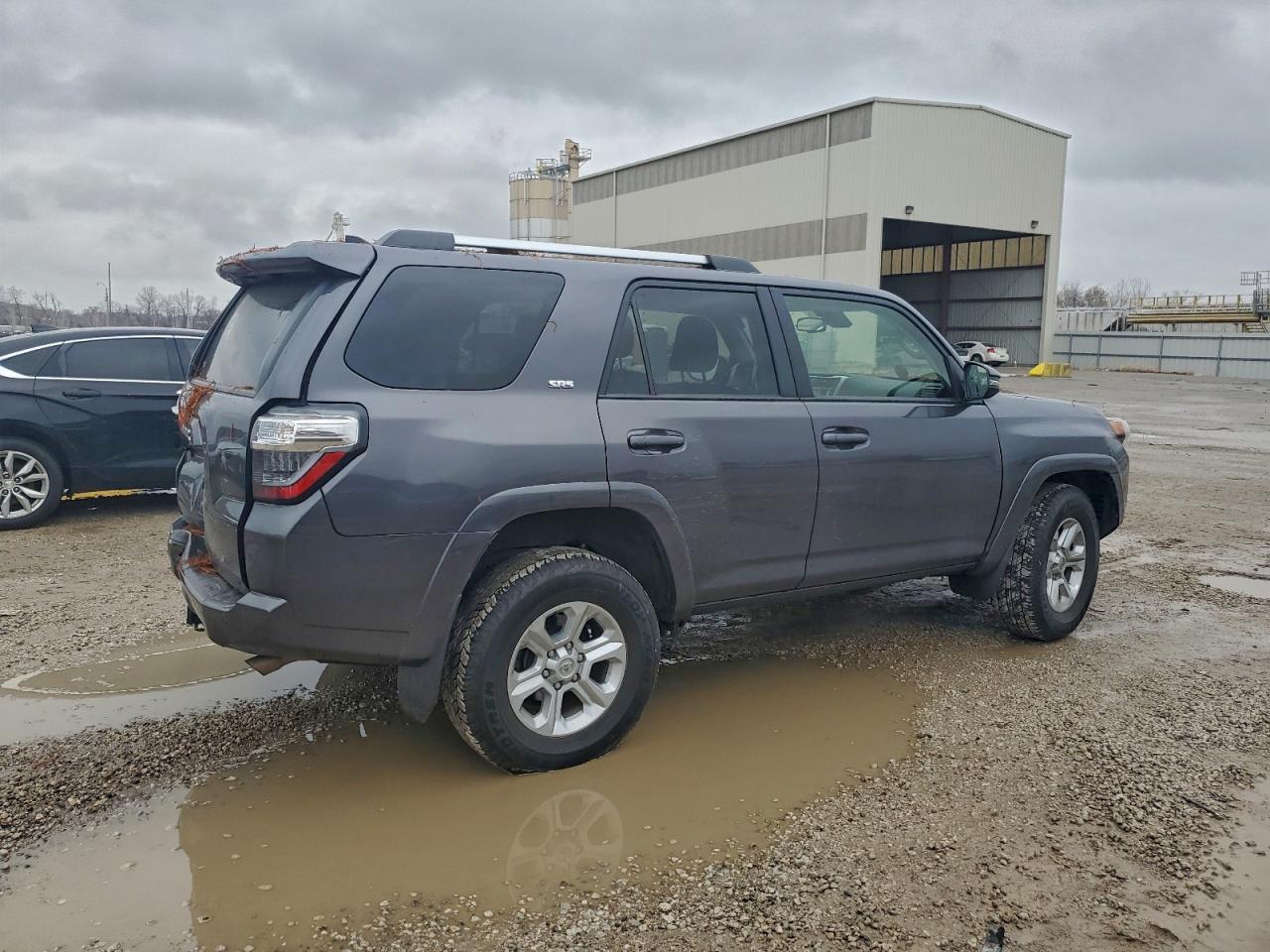 2023 Toyota 4Runner Sr5 - Image 3