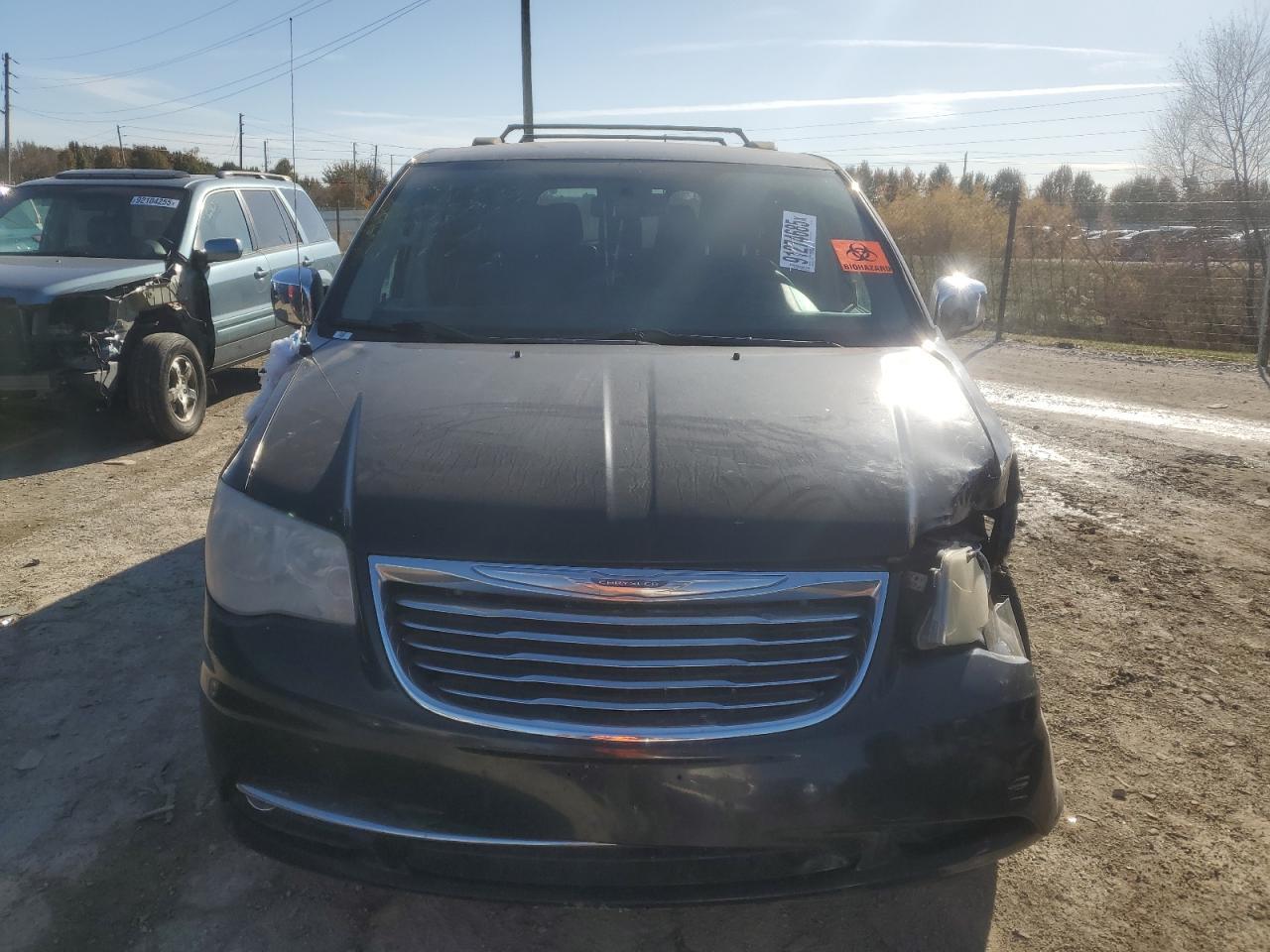 2012 Chrysler Town & Country Touring L - Фото 5